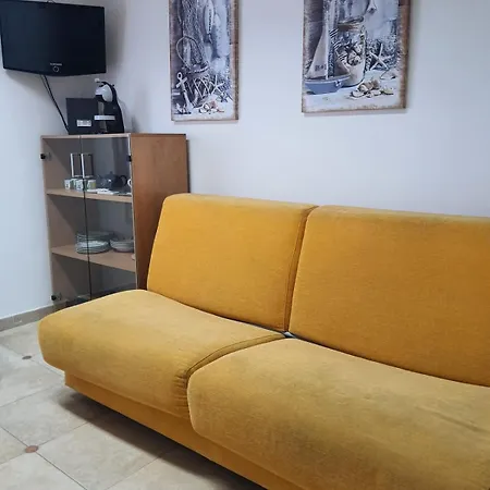 Apartment Easy